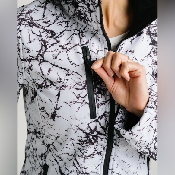 Zyia Mount Elbrus Squall Jacket - Picture 6 of 9